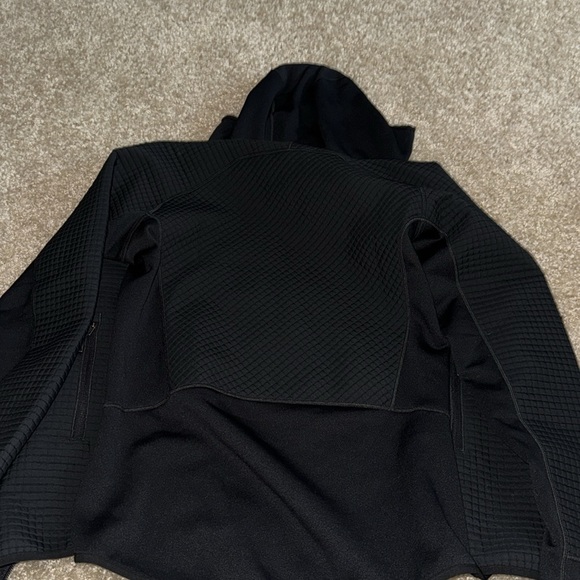 Patagonia Black Zip-Up - Picture 4 of 4